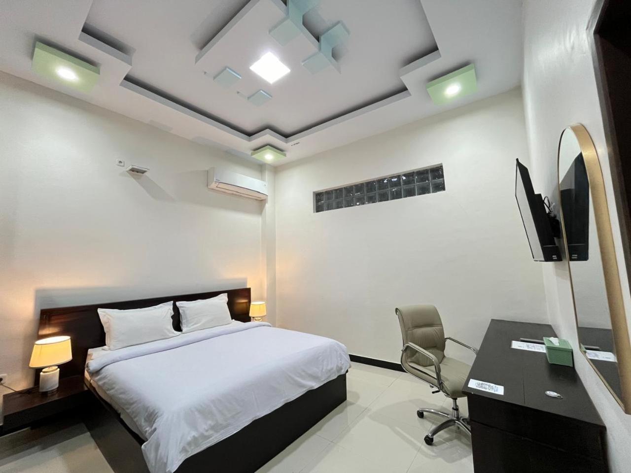 Dj Hotel Raha Exterior foto